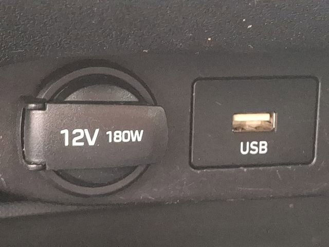 Used 2021 Hyundai Elantra SE FWD image 24