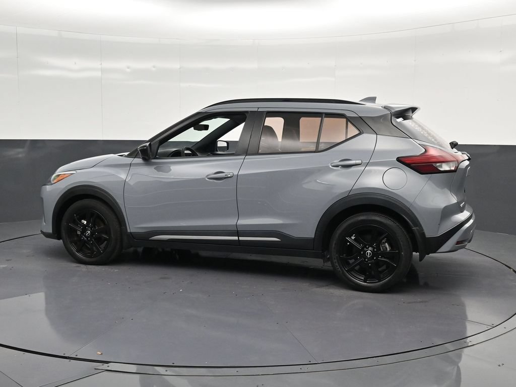 Used 2022 Nissan Kicks SR w/ Premium Package FWD image 8