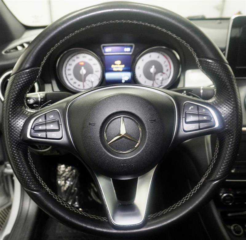 Used 2015 Mercedes-Benz CLA 250 image 12