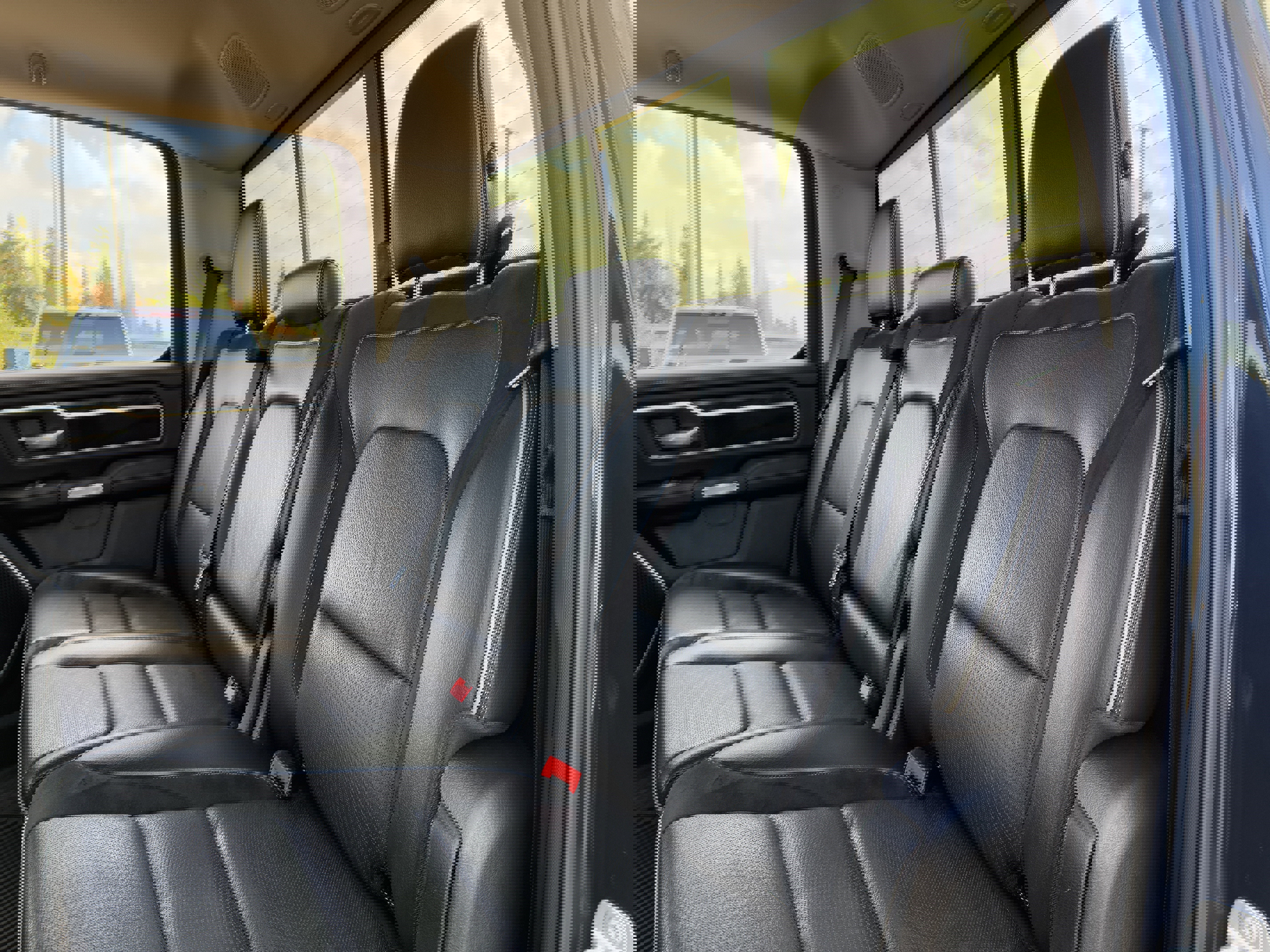 Used 2020 RAM 1500 Laramie image 32