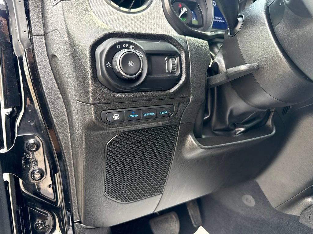 Used 2024 Jeep Wrangler Unlimited AWD/4WD image 16
