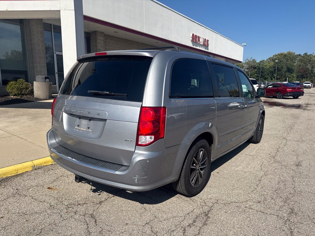 Used 2016 Dodge Grand Caravan SXT FWD image 5