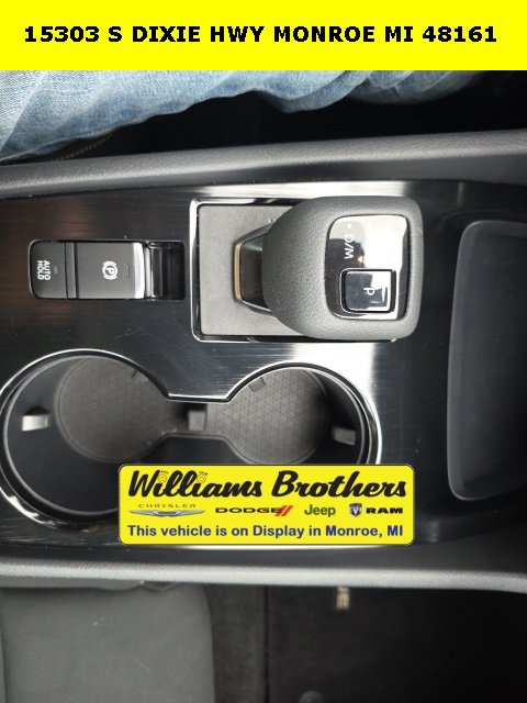 Used 2024 Nissan Rogue S image 18