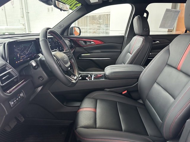 Certified 2025 Chevrolet Traverse RS image 33