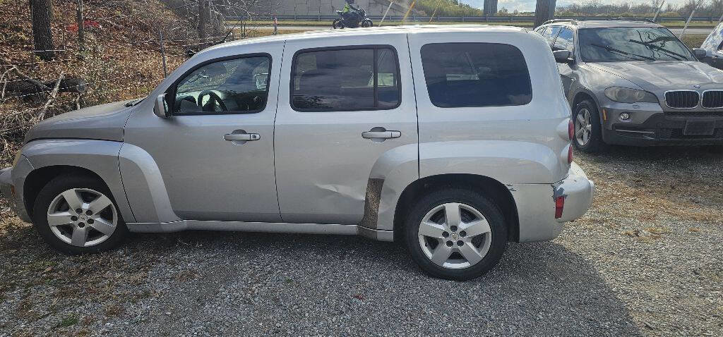 Used 2011 Chevrolet HHR LT image 1