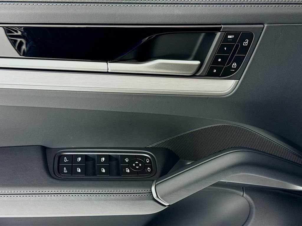 New 2026 Porsche Cayenne S AWD/4WD image 11