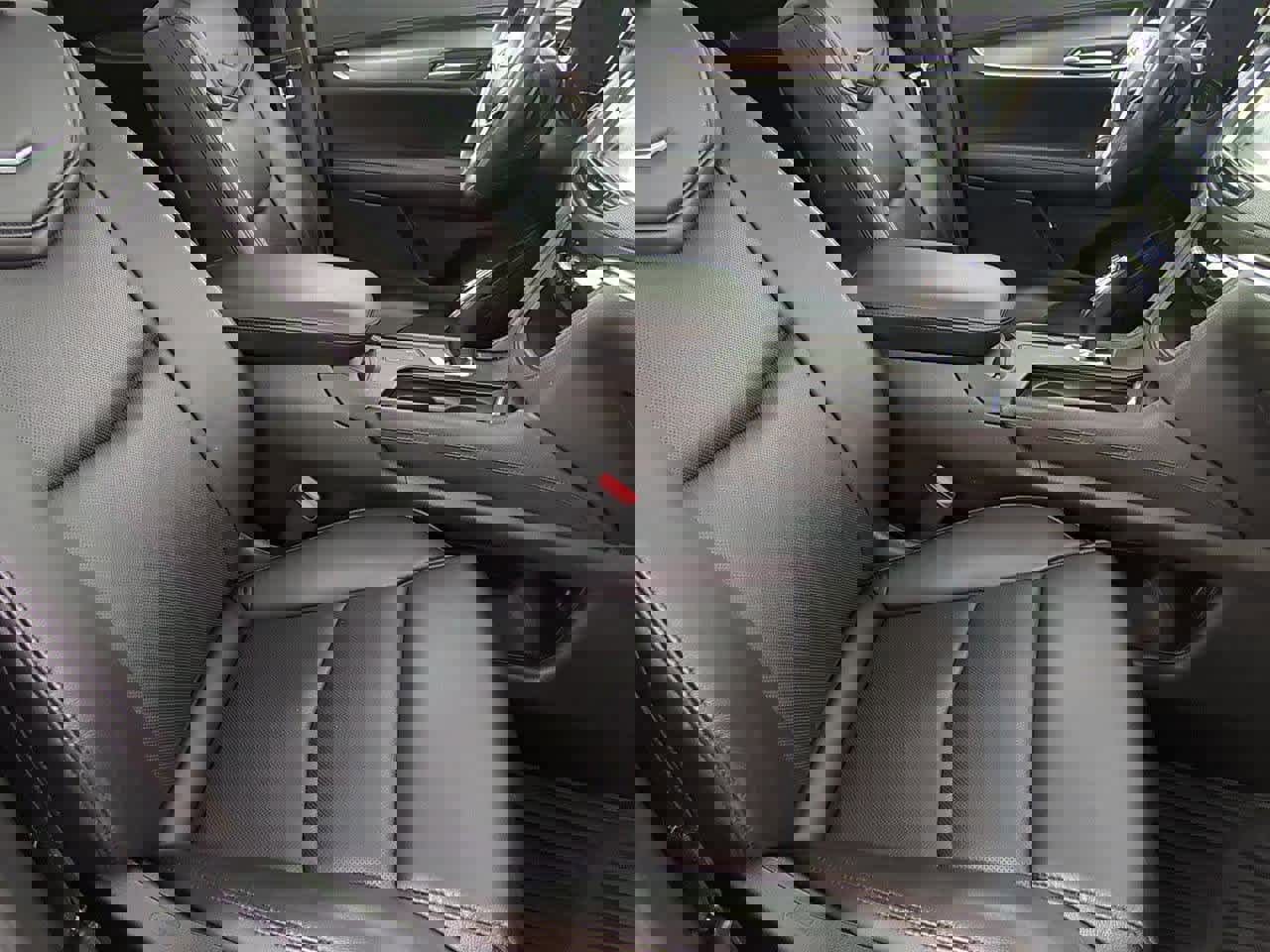 Used 2018 Cadillac XT5 Luxury w/ Driver Awareness Package image 23