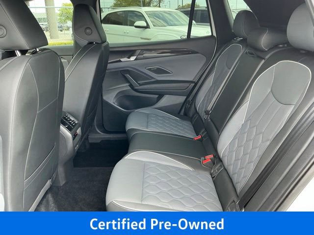 Used 2025 Volkswagen Tiguan SEL R-Line AWD/4WD image 16