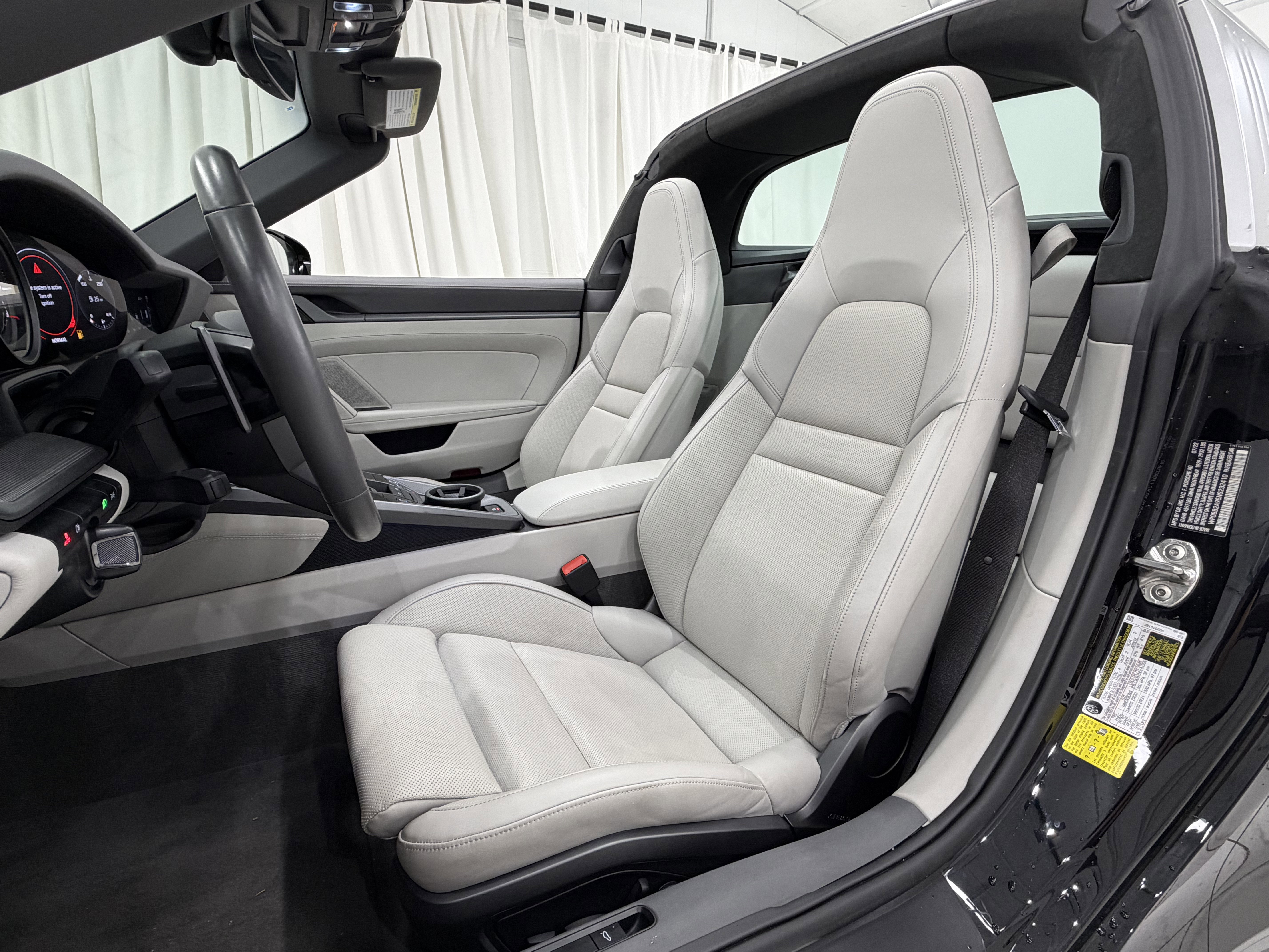 Certified 2022 Porsche 911 Targa 4S image 30