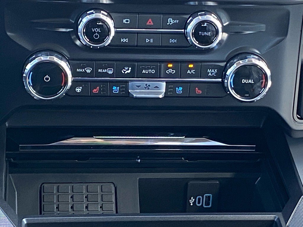 New 2026 Ford F250 Lariat w/ Lariat Premium Package image 9