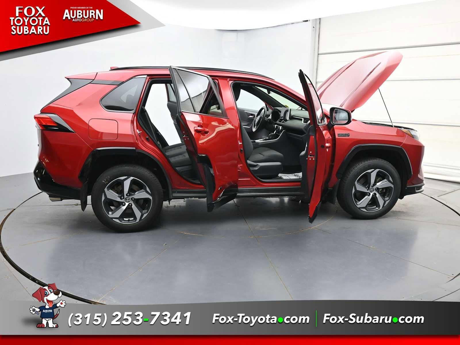 Used 2023 Toyota RAV4 SE w/ Weather & Moonroof Package AWD/4WD image 37