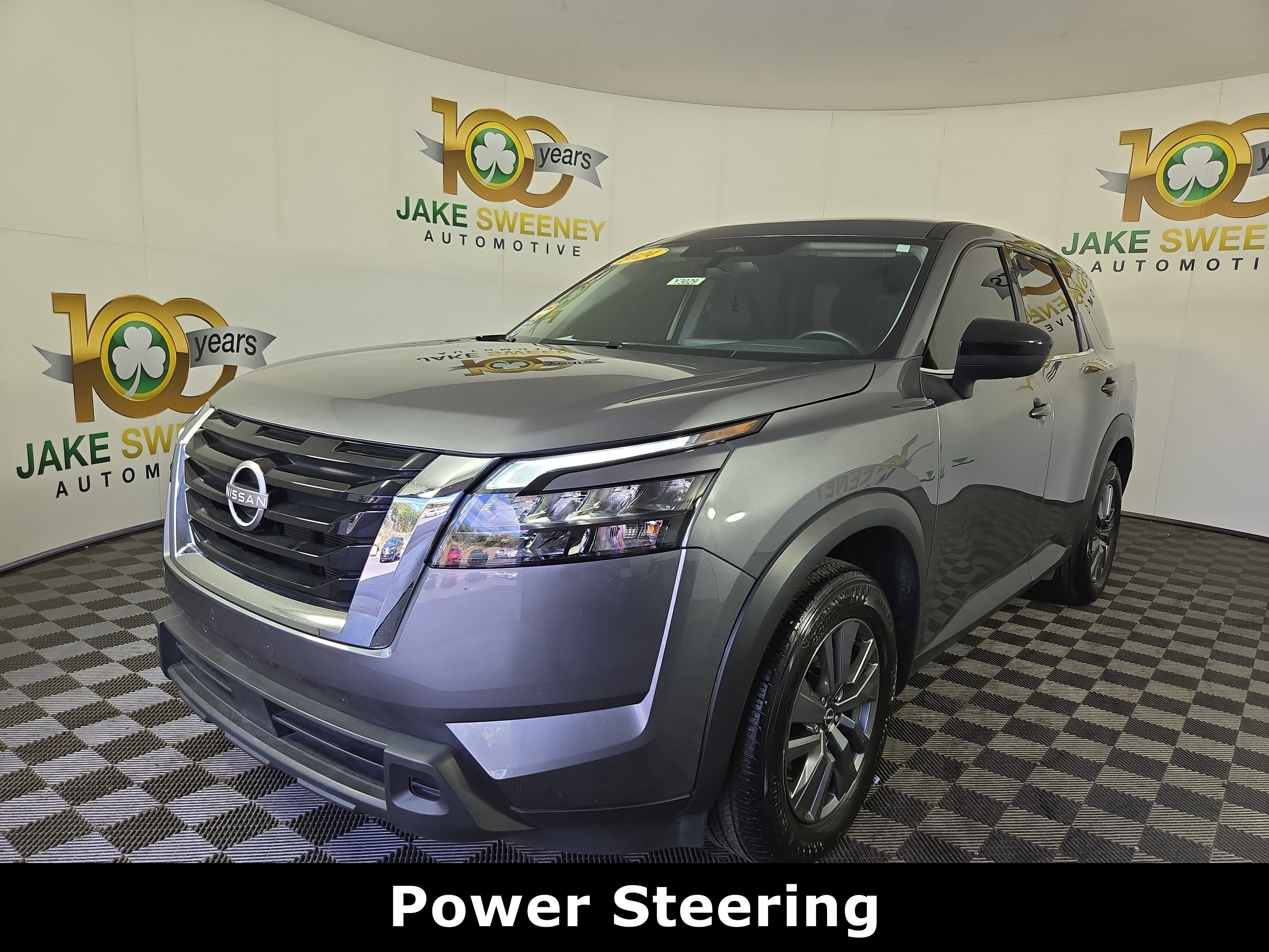 Used 2024 Nissan Pathfinder S image 3