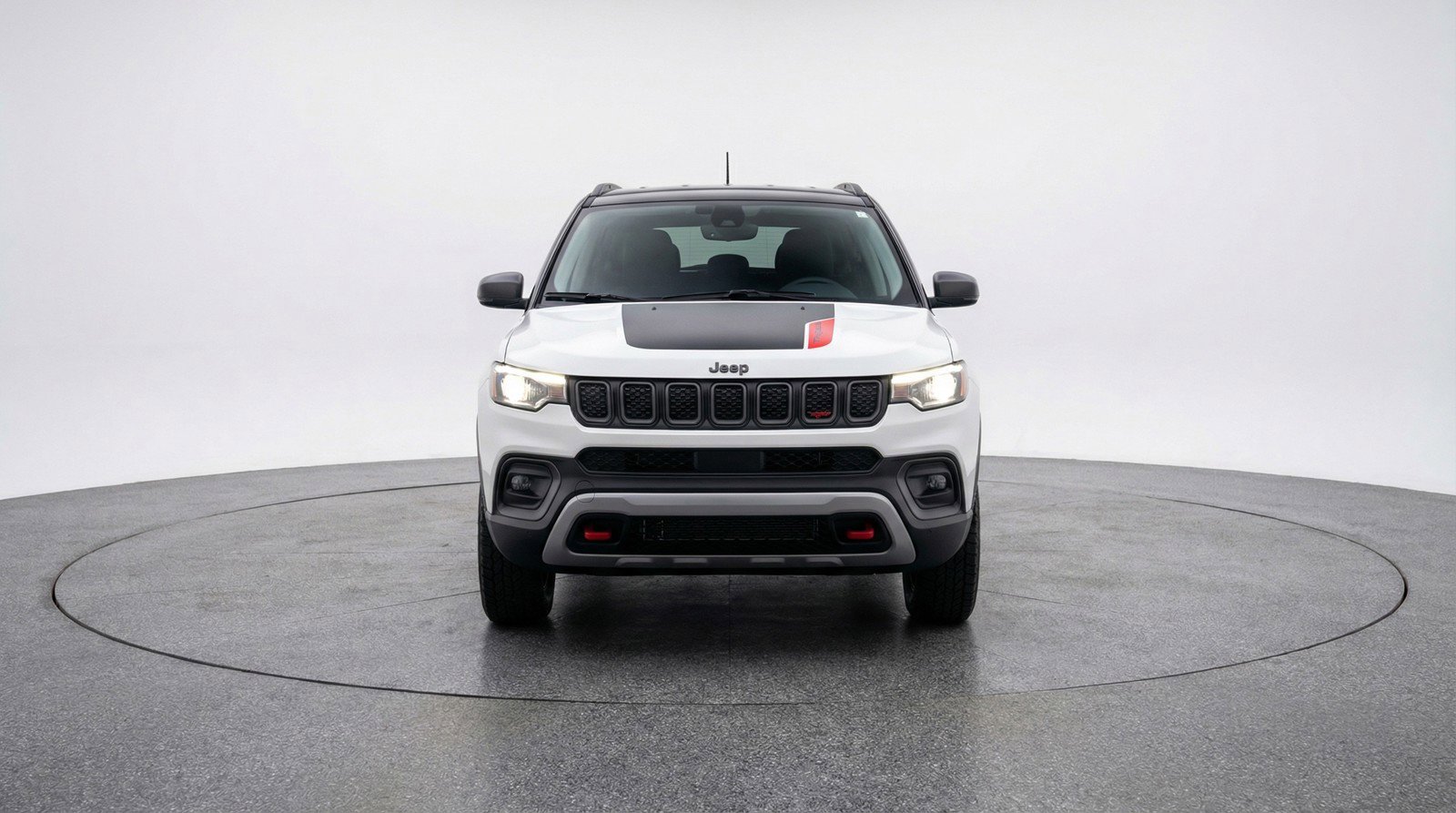 Used 2025 Jeep Compass Trailhawk AWD/4WD image 2