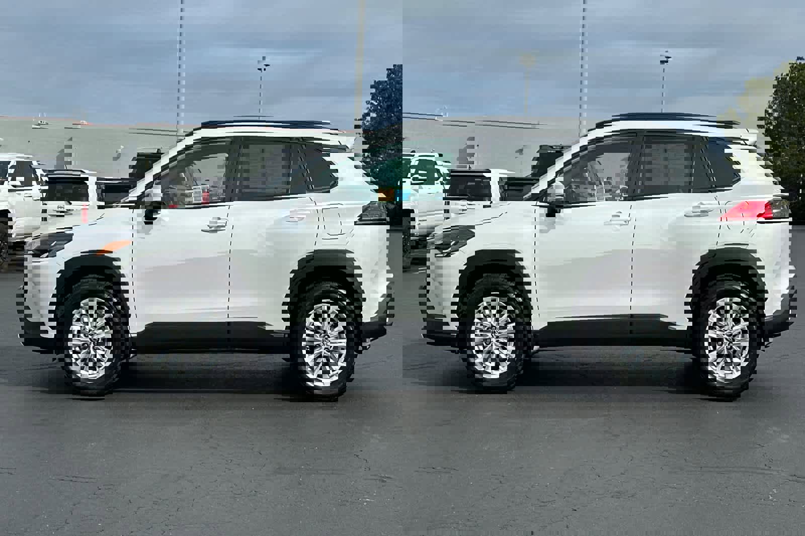 Certified 2022 Toyota Corolla Cross LE image 9