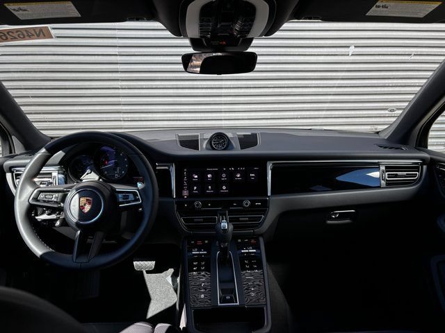 Certified 2026 Porsche Macan AWD/4WD image 13