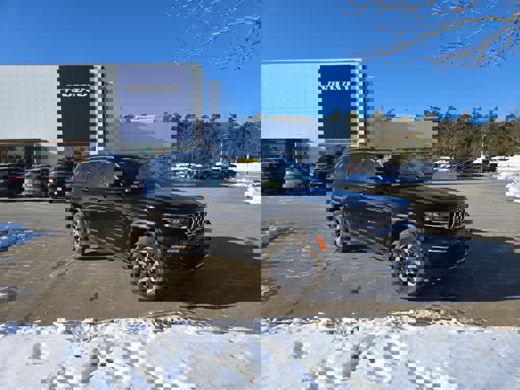 Used 2022 Jeep Grand Cherokee Limited 4xe image 2