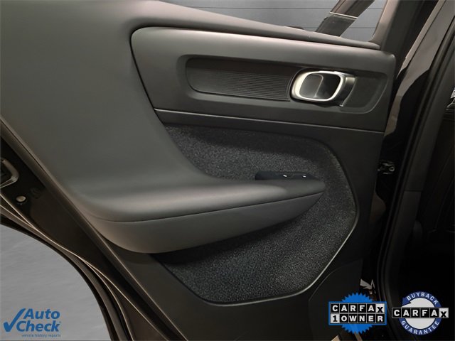 Used 2025 Volvo XC40 B5 Core image 61