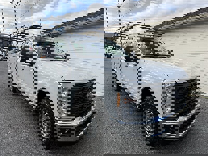 Used 2025 Ford F250 XL w/ XL Chrome Package image 3