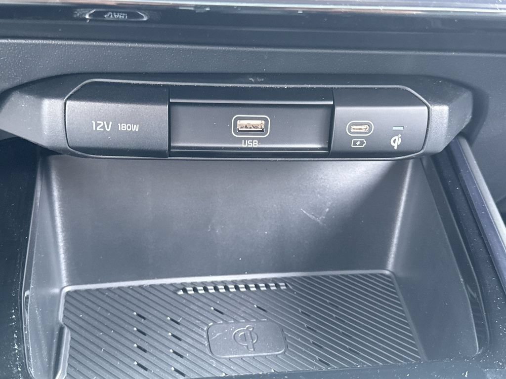 Used 2025 Kia Niro EX Touring FWD image 24