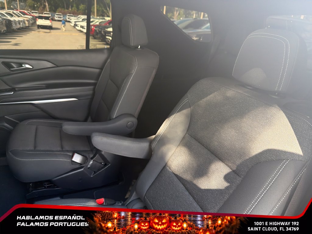 Used 2025 Chevrolet Traverse LT AWD/4WD image 22