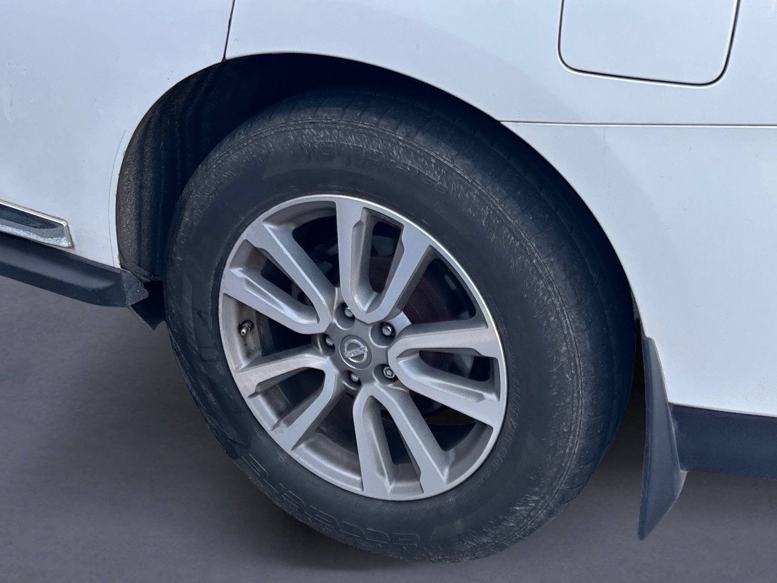 Used 2014 Nissan Pathfinder SL FWD image 5