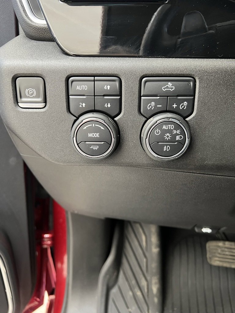 Used 2018 Chevrolet Silverado 1500 LT w/ Texas Edition image 21