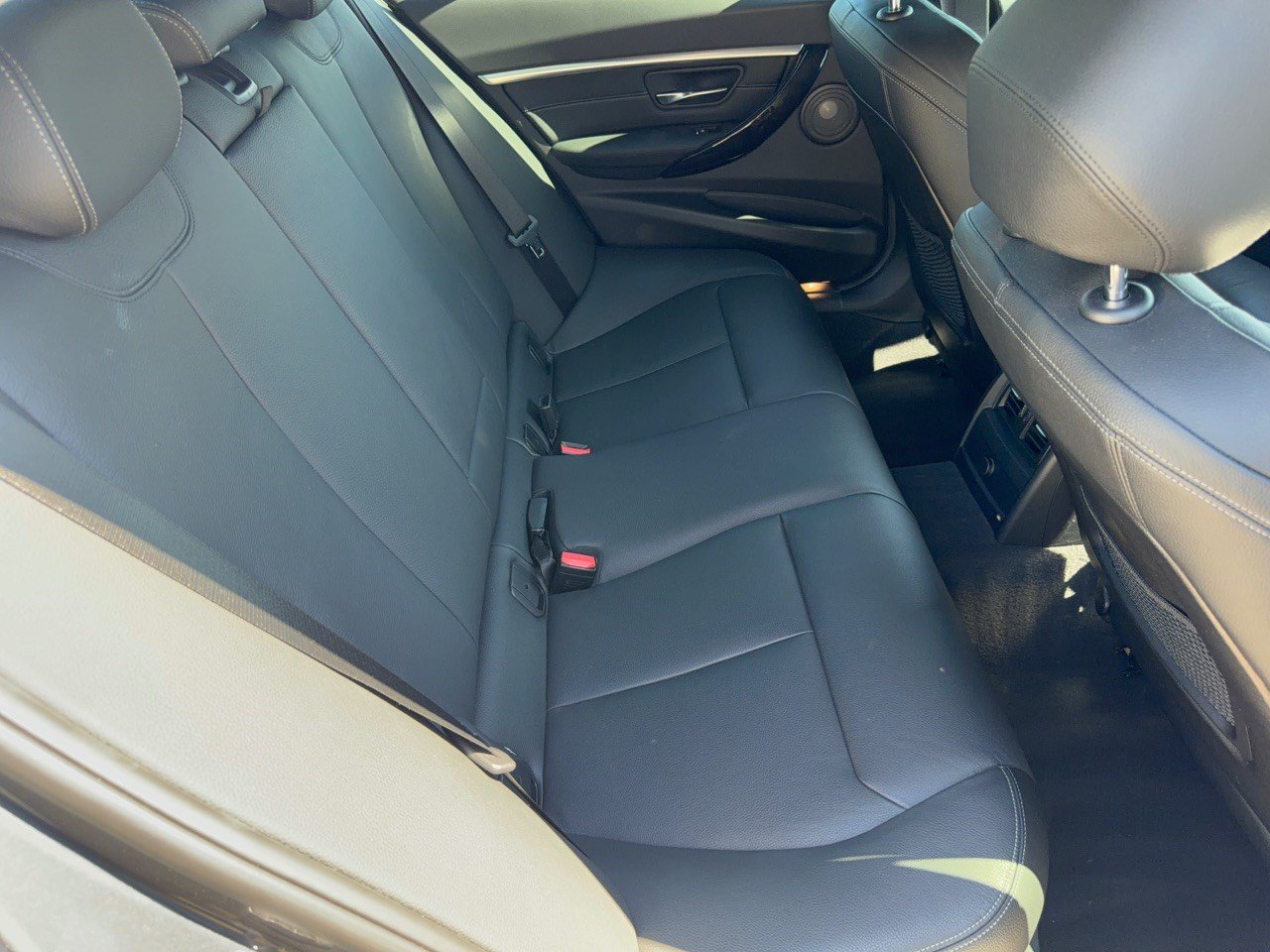 Used 2018 BMW 328d Sedan w/ Executive Package RWD image 29