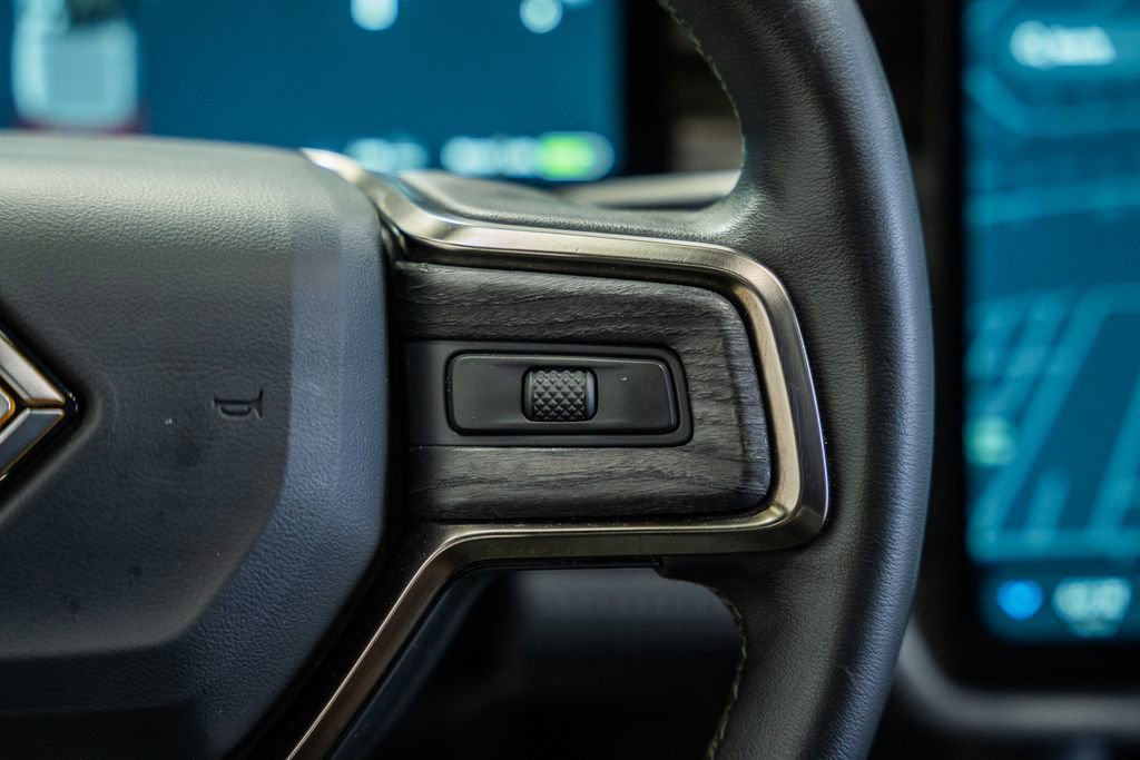 Used 2022 Rivian R1T Adventure image 22