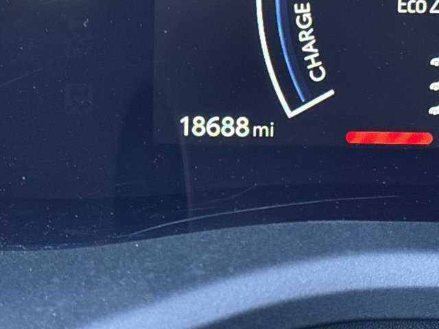 Used 2025 Toyota Camry SE FWD image 17