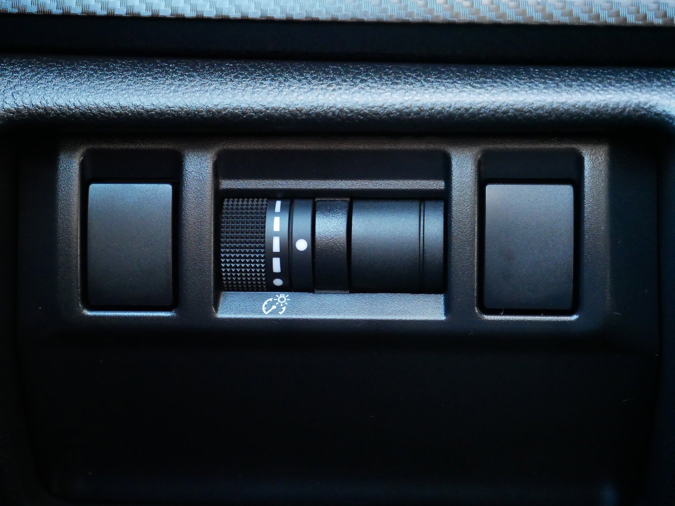 Certified 2025 Subaru Crosstrek 2.0i image 25