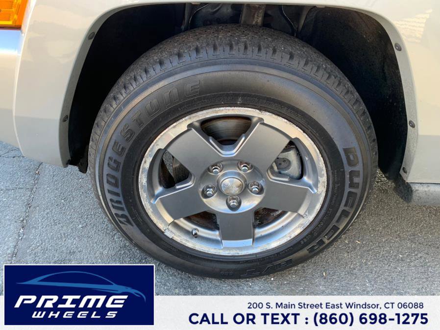 Used 2007 Jeep Commander Sport image 25