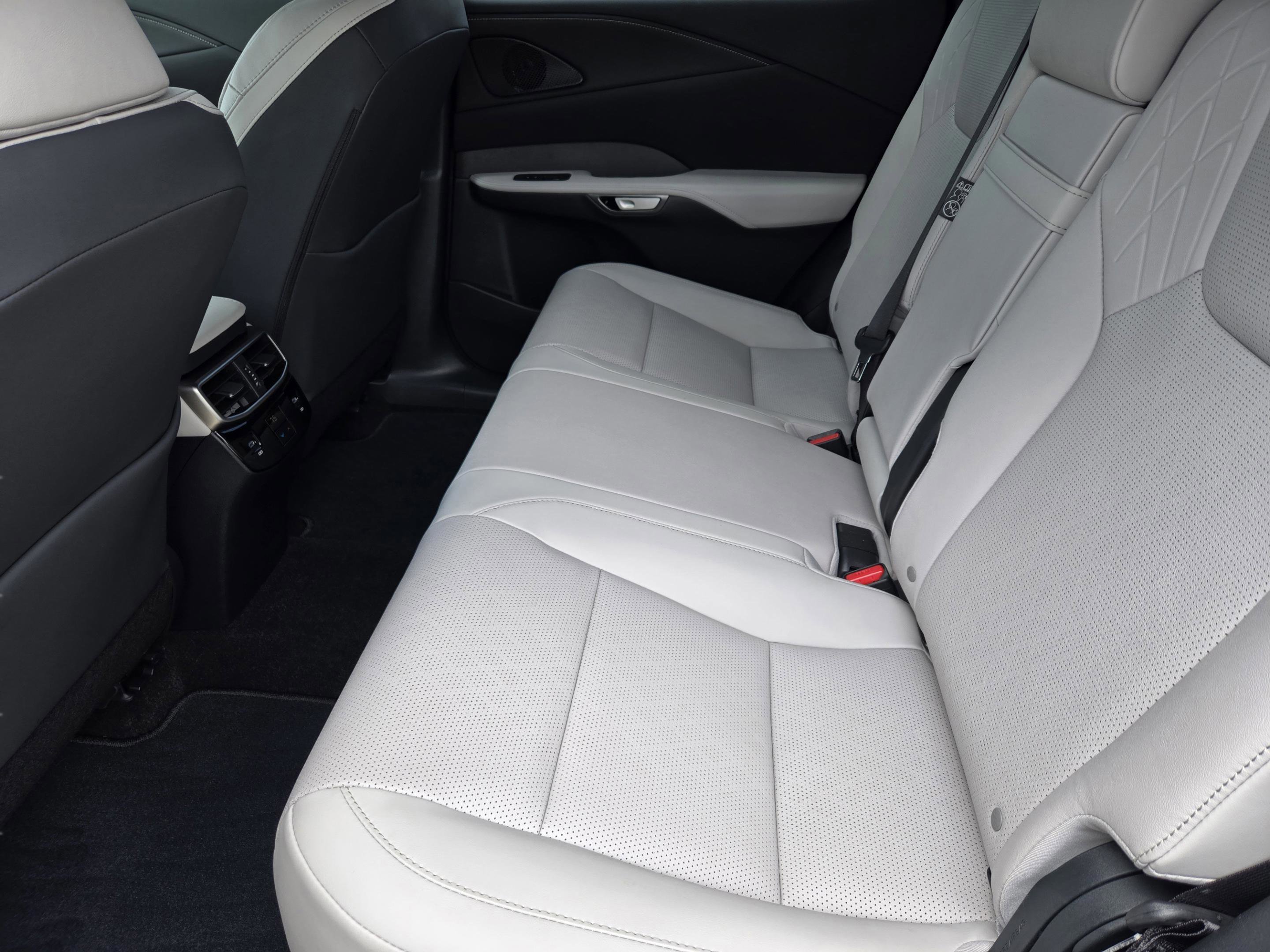 Used 2025 Lexus RX 350 Premium Plus w/ Accessory Package (Z1) FWD image 29