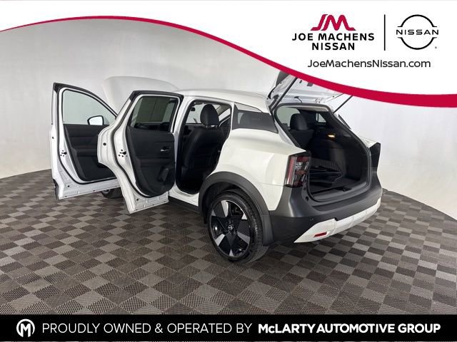 Used 2025 Nissan Kicks SR image 16