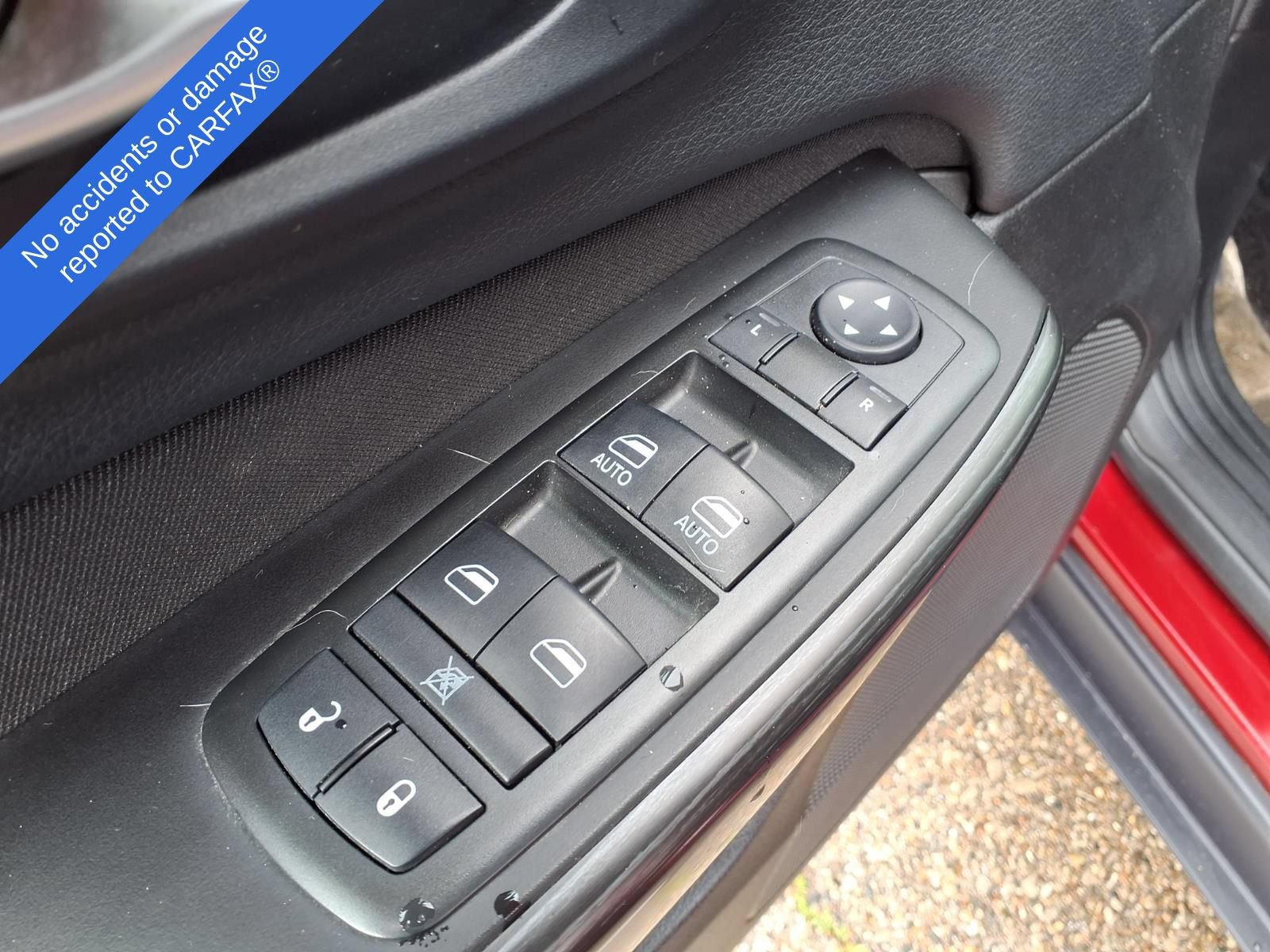 Used 2015 Jeep Cherokee Latitude w/ Cold Weather Group AWD/4WD image 17