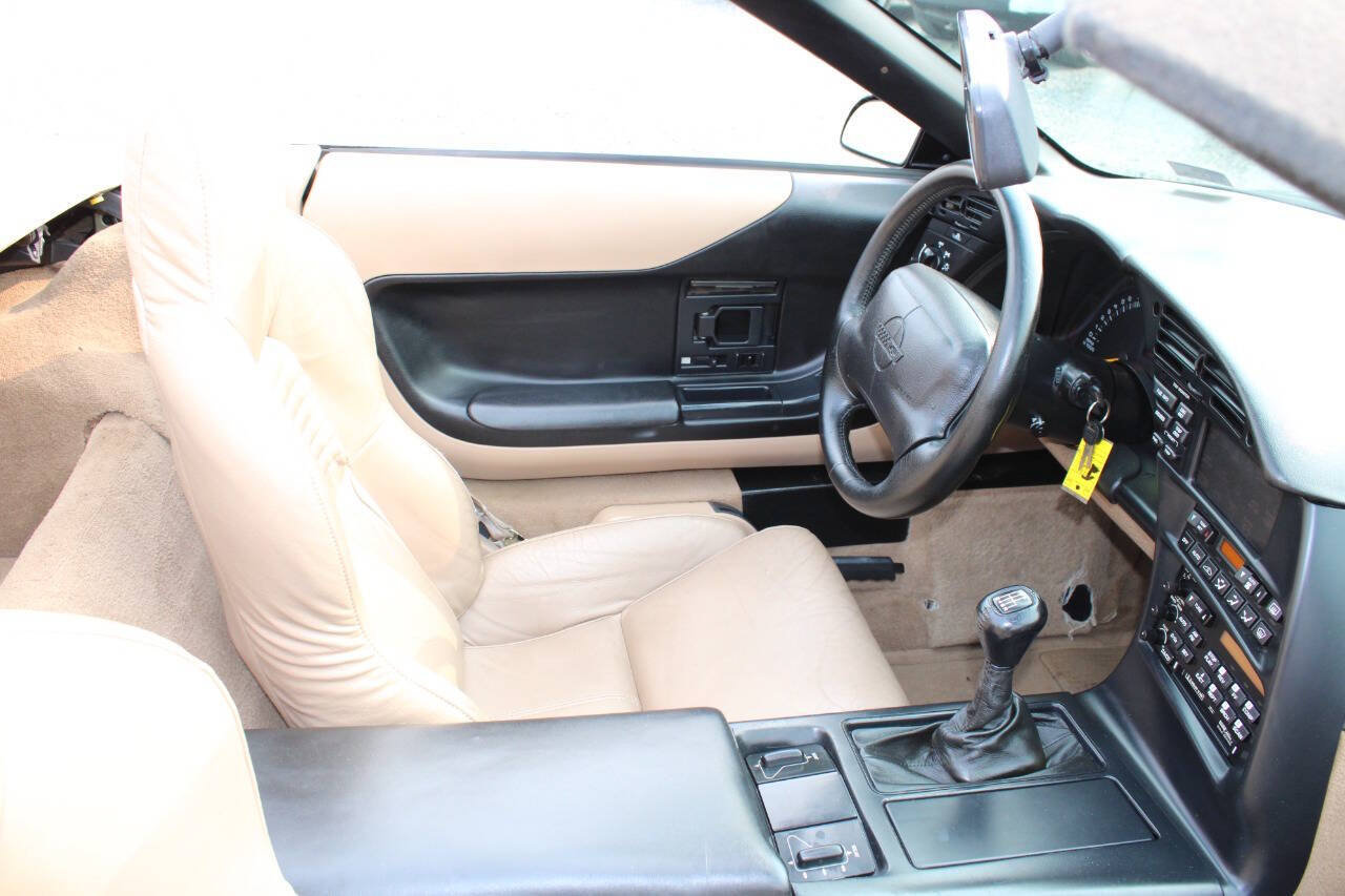 Used 1996 Chevrolet Corvette Convertible RWD image 11