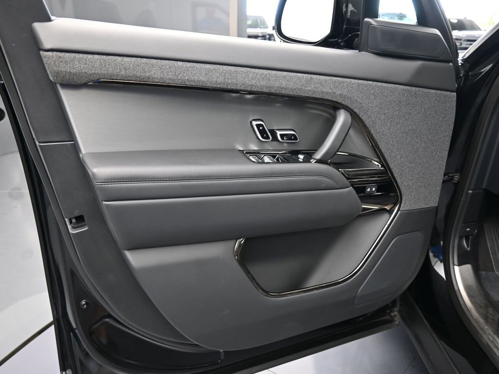 Used 2024 Land Rover Range Rover Sport Dynamic SE image 16