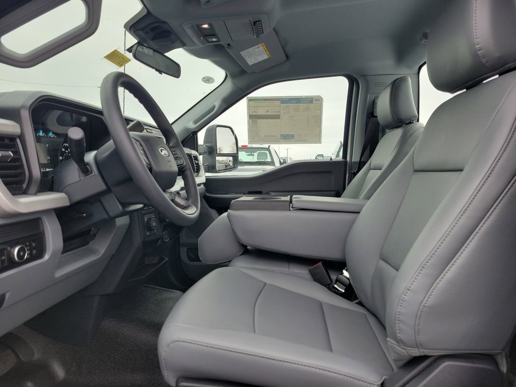 New 2026 Ford F350 XL w/ FX4 Off-Road Package image 13