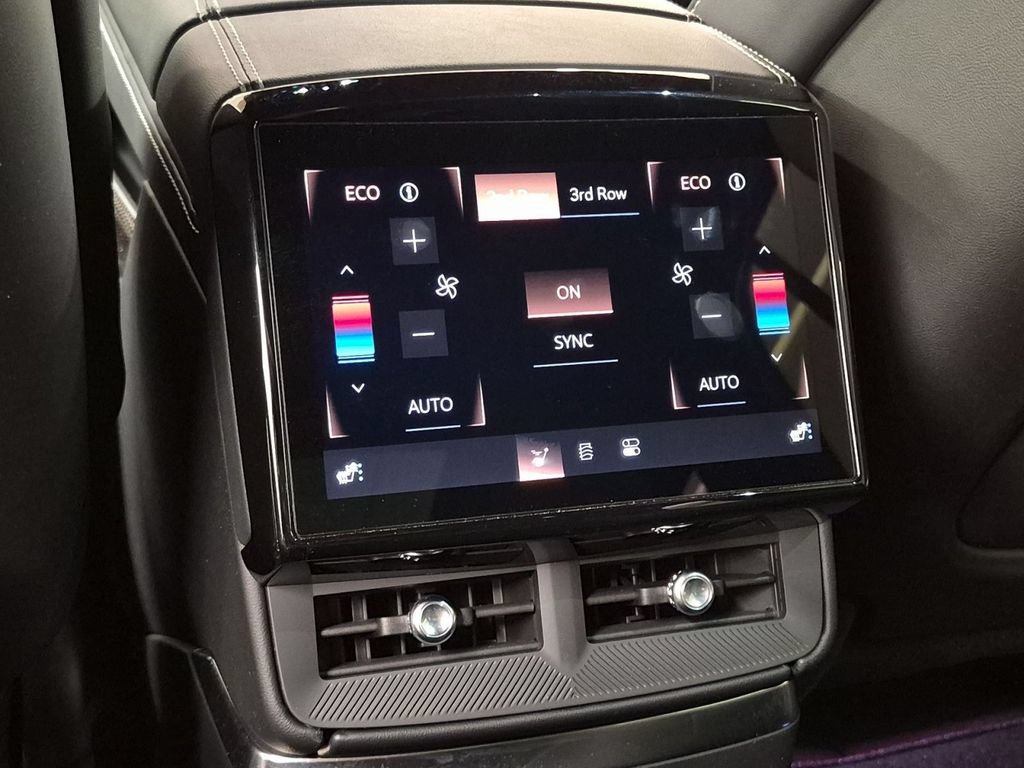 Certified 2026 Cadillac Vistiq Sport AWD/4WD image 21