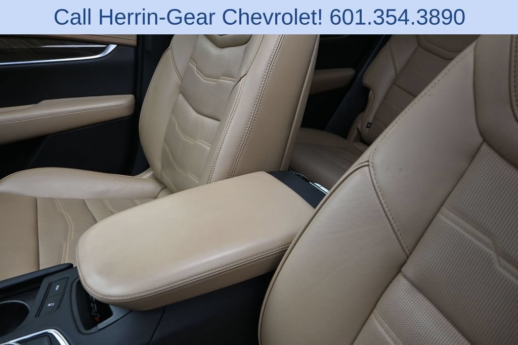Used 2020 Cadillac XT6 Premium Luxury w/ Platinum Package FWD image 14