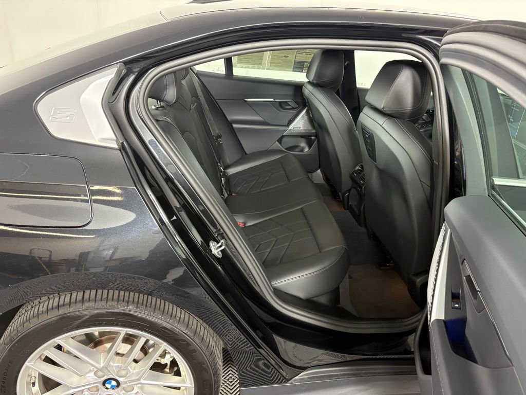 Used 2024 BMW 530i xDrive image 24