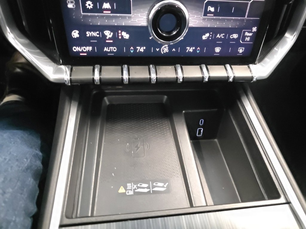 Used 2024 GMC Acadia Elevation image 21