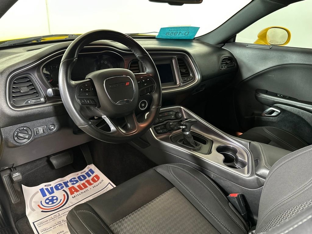Used 2018 Dodge Challenger SXT w/ Blacktop Package image 17