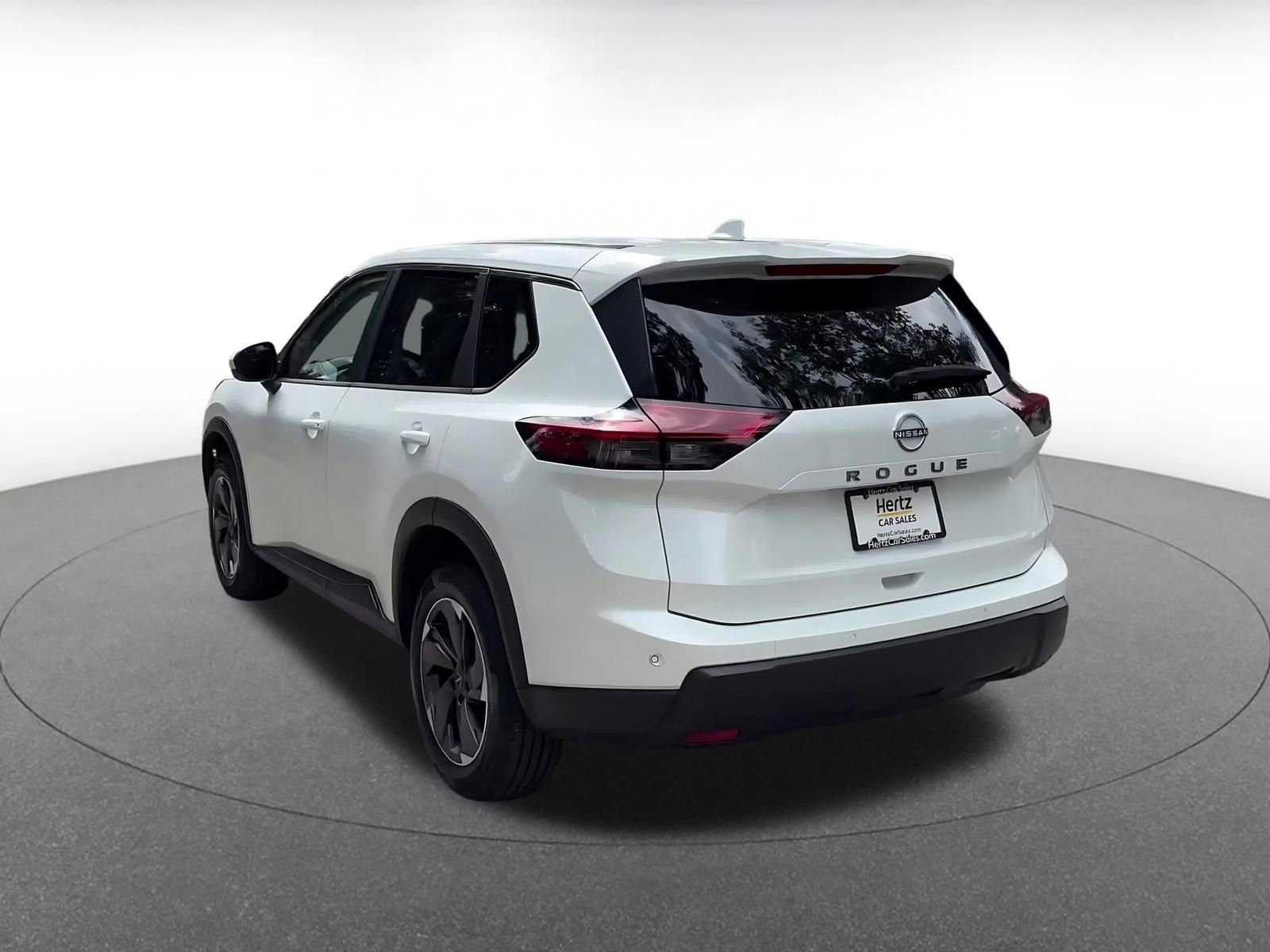 Used 2025 Nissan Rogue SV FWD image 11