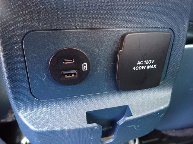 Used 2023 Ford Maverick Lariat w/ Lariat Luxury Package image 10