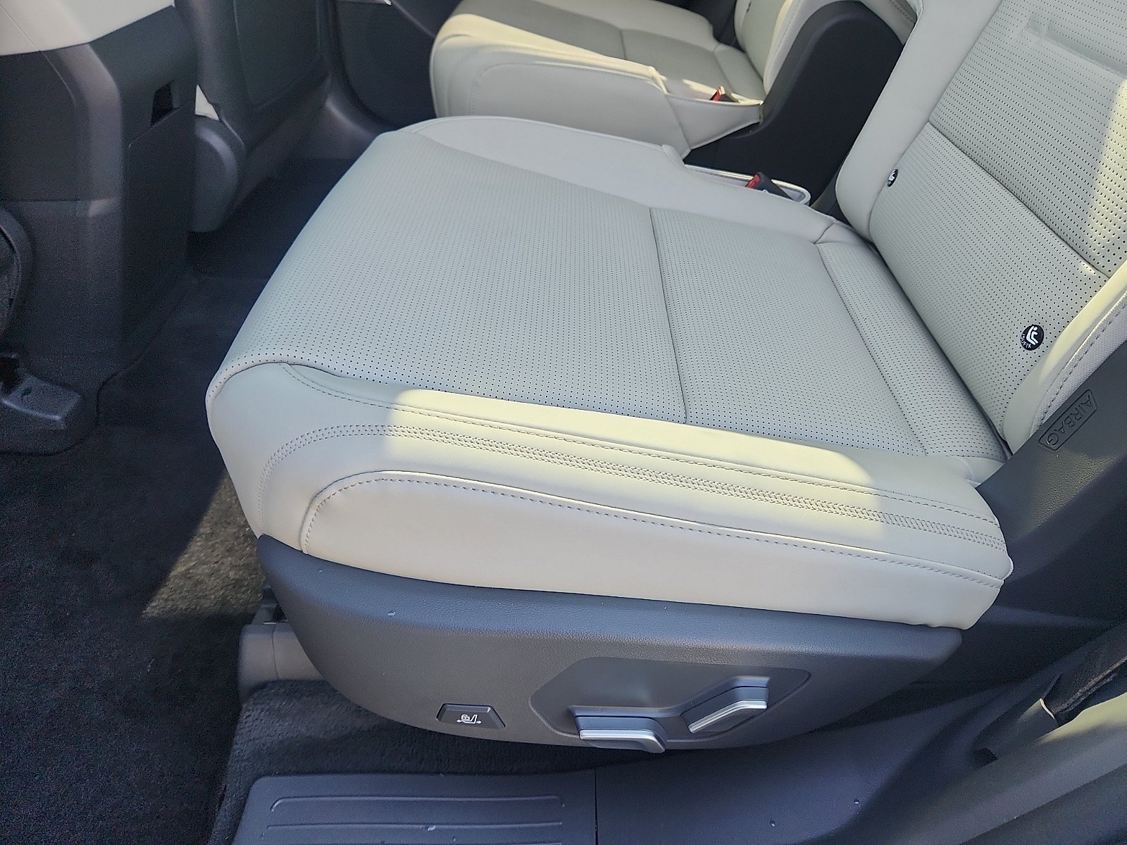 New 2025 Hyundai Santa Fe Calligraphy AWD/4WD image 27