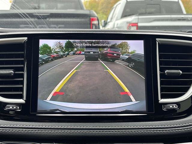 Used 2023 Chrysler Pacifica Touring-L w/ S Appearance Package FWD image 21