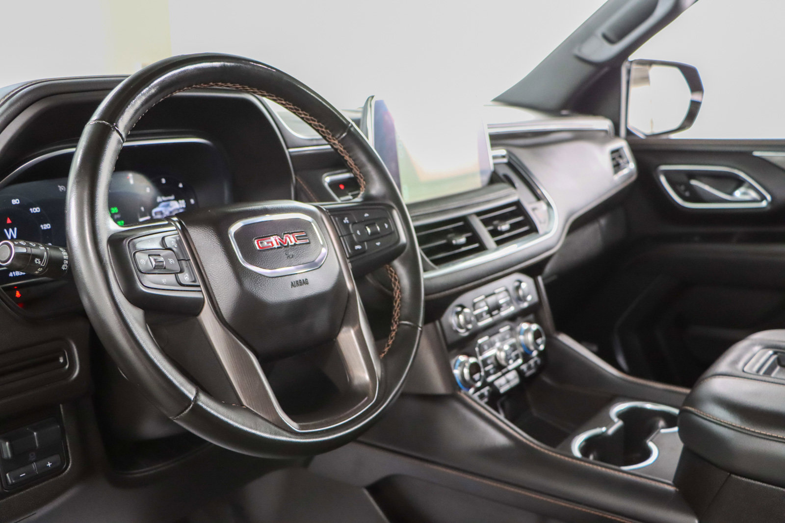 Used 2024 GMC Yukon AT4 w/ Max Trailering Package image 26