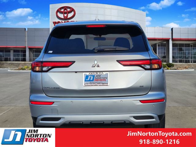 Used 2024 Mitsubishi Outlander SE image 6