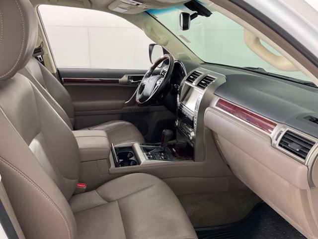 Used 2015 Lexus GX 460 Luxury w/ Preferred Accessory Package AWD/4WD image 31