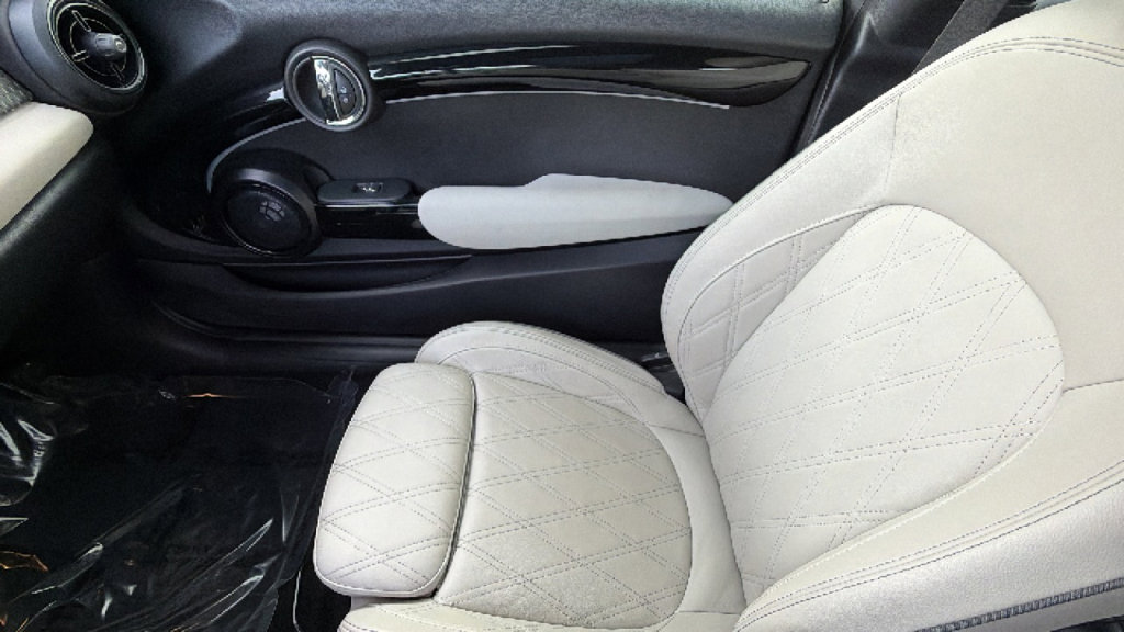 Used 2022 MINI Cooper SE FWD image 12